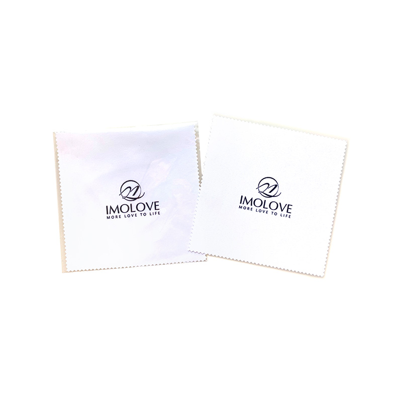 Một tấm vải microfiber được sử dụng để làm gì?